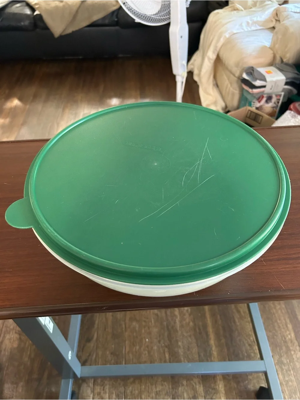 Vintage Tupperware fix and mix bowl holds 26 cups #274–12. A classic!